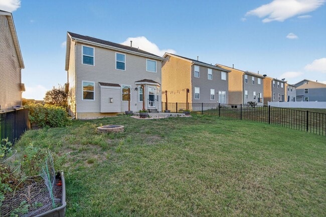 Building Photo - Charming 4-Bedroom Home in Springhurst Com...