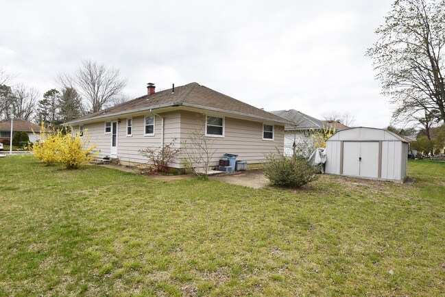 Building Photo - 2217 Mt Hope Ln