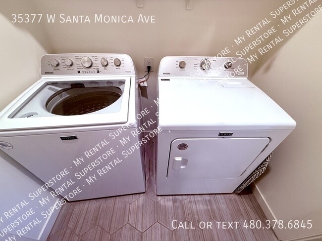 Building Photo - 35377 W Santa Monica Ave