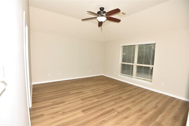 Building Photo - 9944 Western Ridge Way