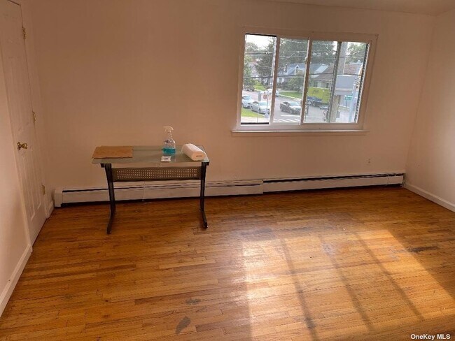 Building Photo - 185 Lamberts Ln