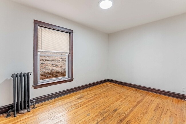 Building Photo - 4938 W Monroe St