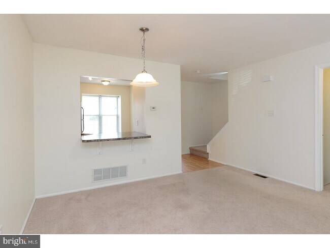 Building Photo - 122 Camber Ln