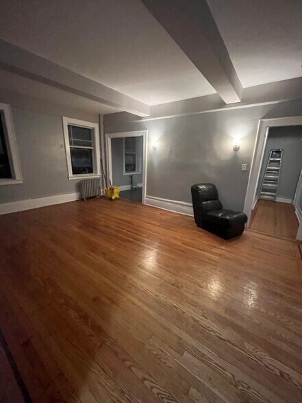 Primary Photo - 25 N Harrison St