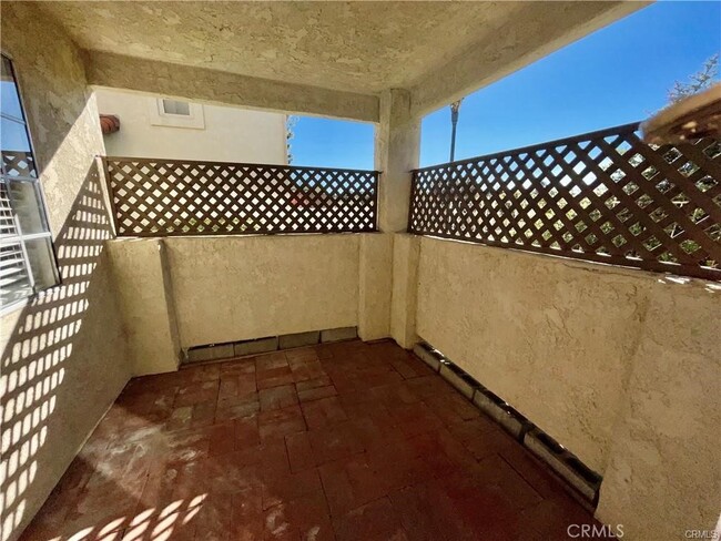 Building Photo - 26196 Sanz-