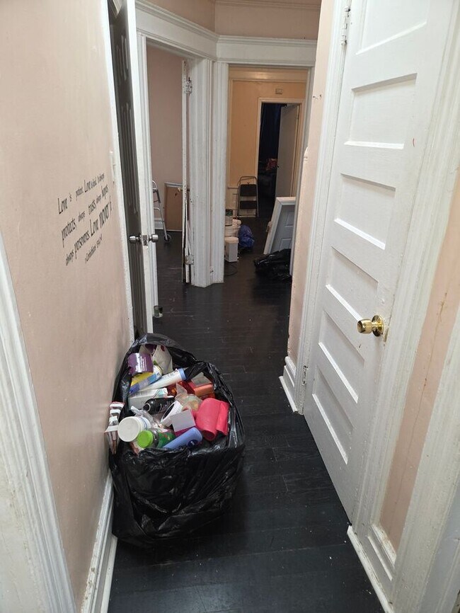 Building Photo - 91 S Munn Ave