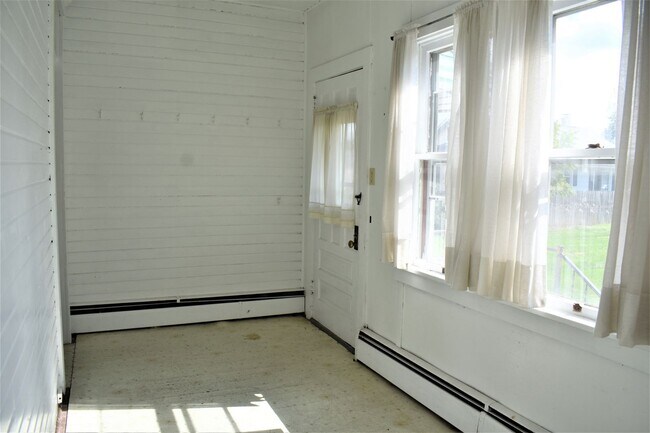 Building Photo - 542 Oak St