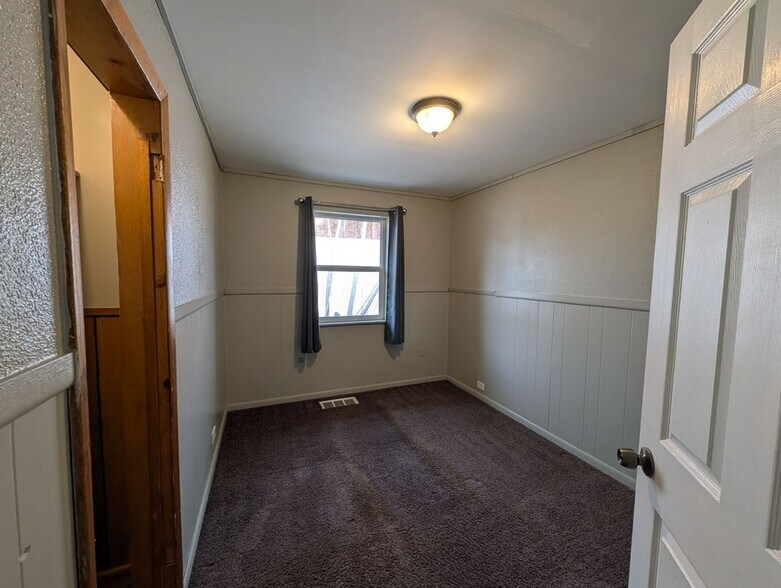 Building Photo - 1649 Florence St