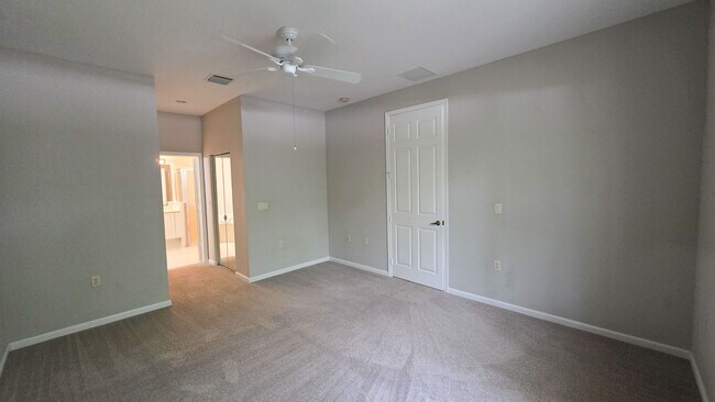 Building Photo - 2565 Langrove Ln SW