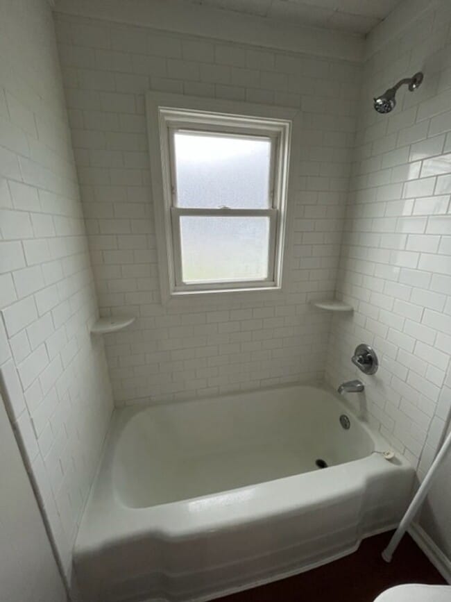 Building Photo - 2 bed 1 Bath Home Mount Airy NC