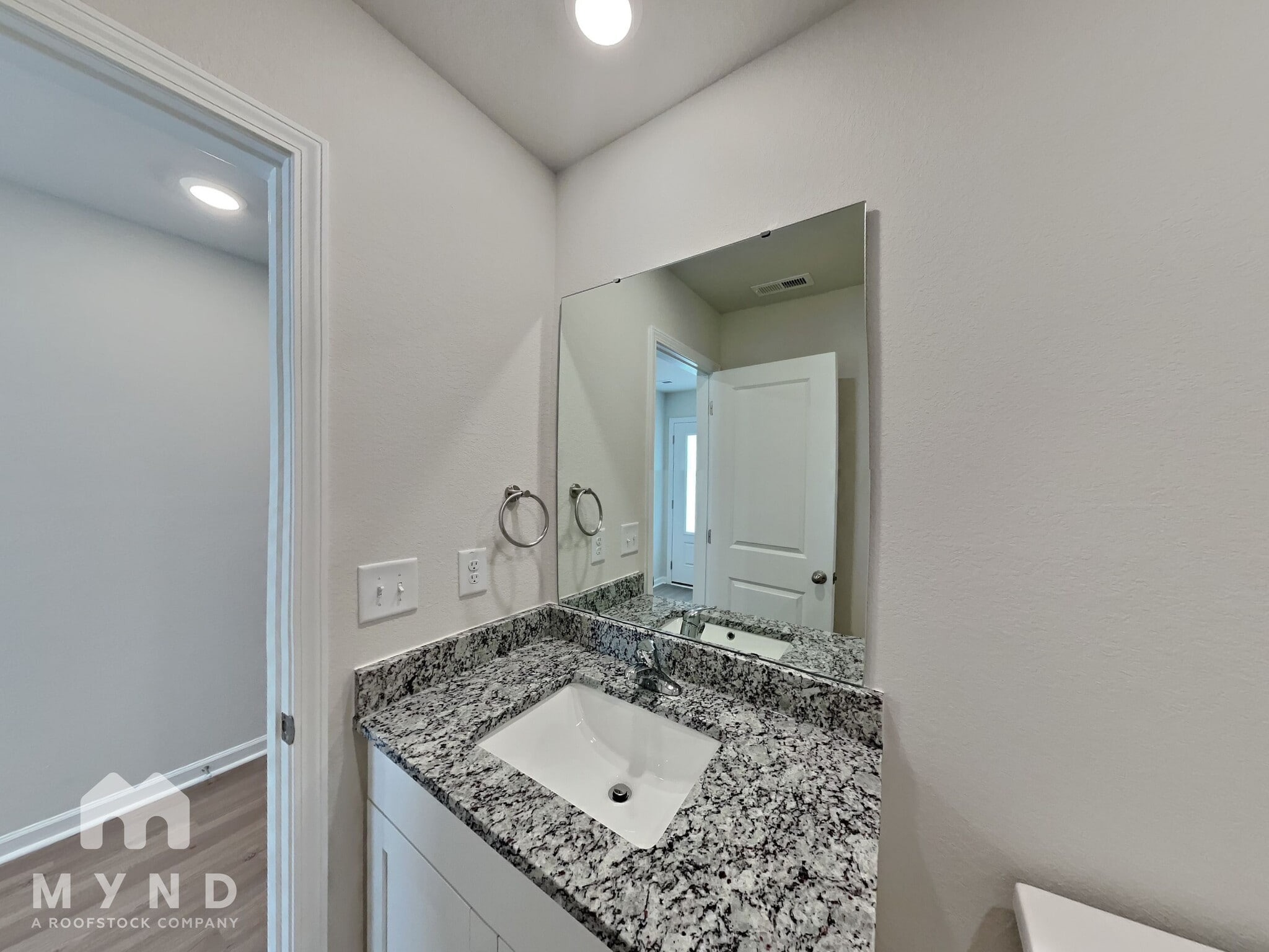 Building Photo - 126 Warwick Dr