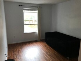 Building Photo - 5 Whitechurch Ct