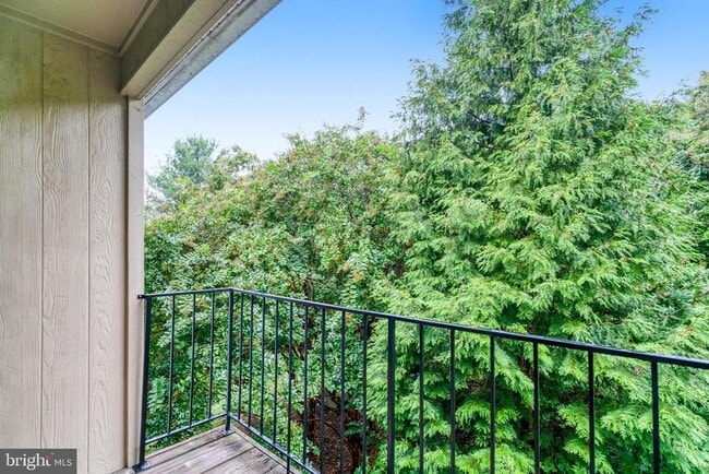Building Photo - 7729 Inversham Dr