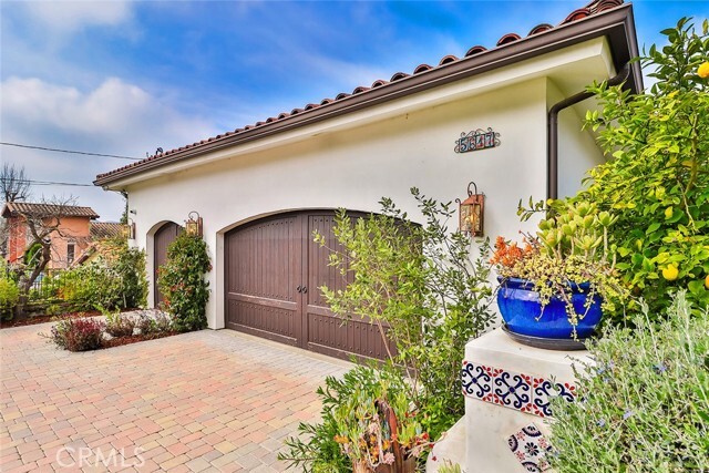 Building Photo - 5617 Colodny Dr