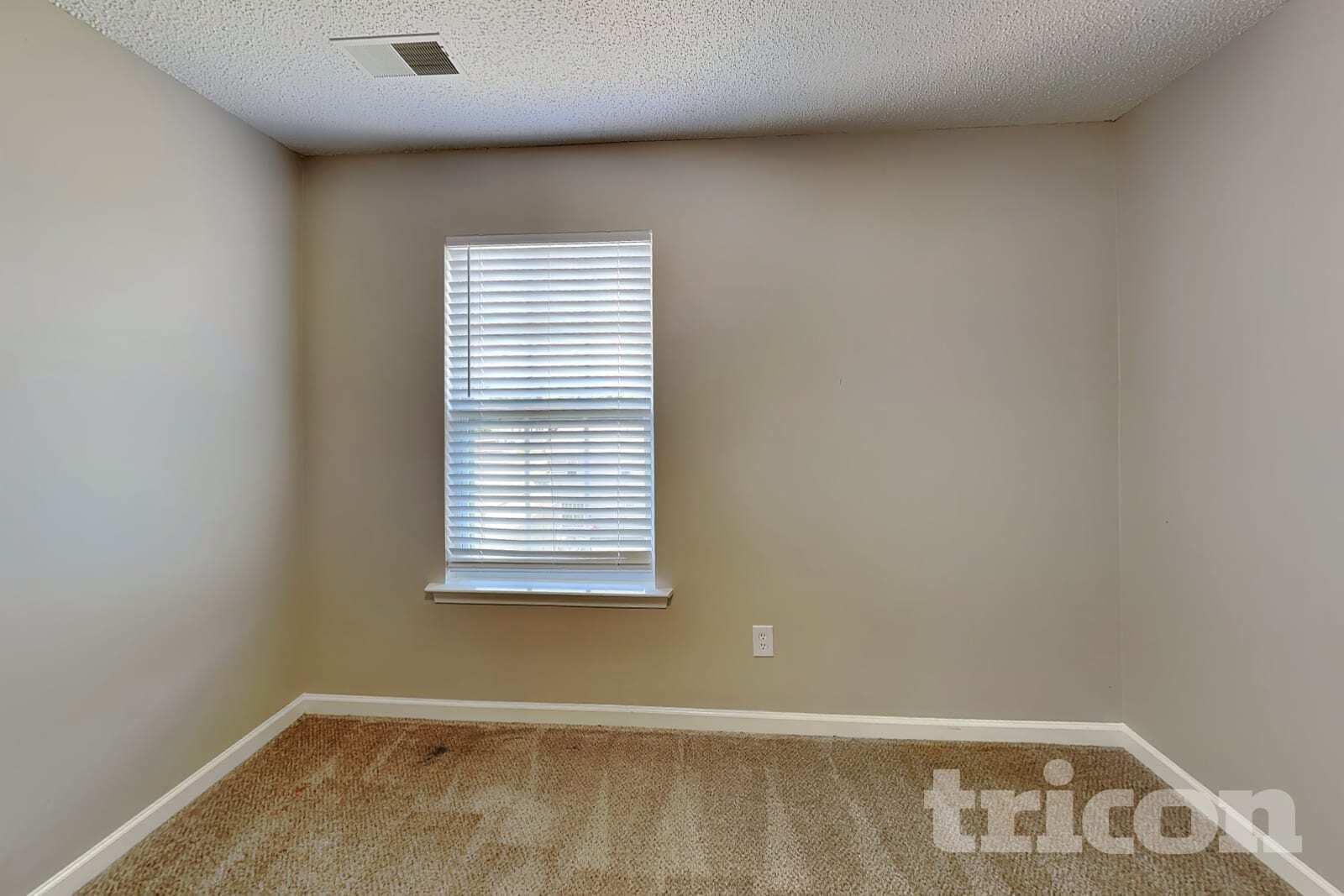 Building Photo - 2208 Ballingarry Dr