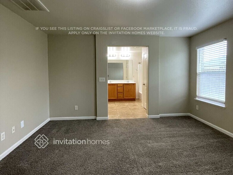 Building Photo - 3461 Presley Ave