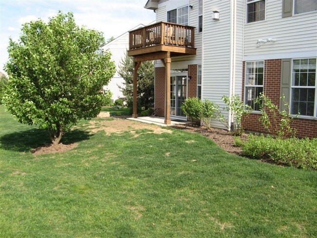 Building Photo - 24019 Walnut Cir