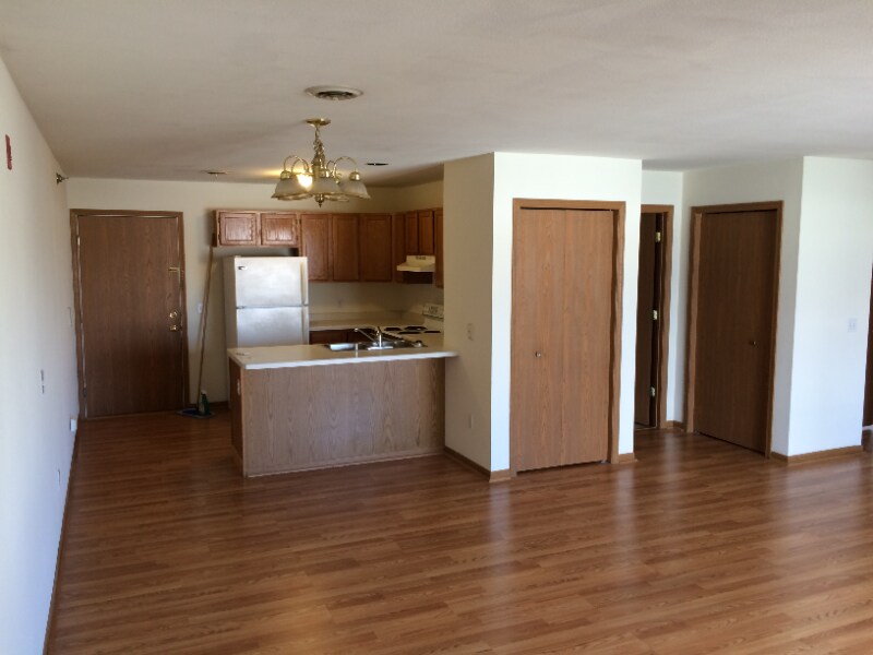 Building Photo - 100 S Division St