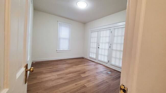 Building Photo - 1720 N Pearl St