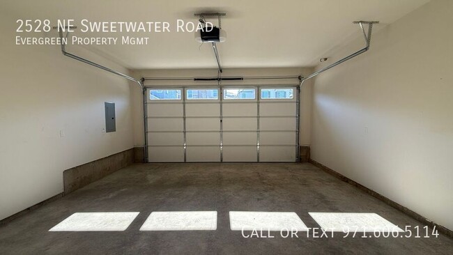 Building Photo - 2528 NE Sweetwater Rd