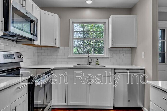 Building Photo - 1064 Caribbean Cir