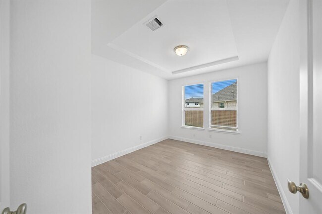 Building Photo - 11262 Tropical Frst Wy