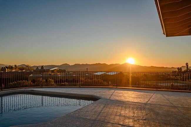 Building Photo - STUNNING HOME WITH BREATHTAKING VIEWS LOCATED AT THE TOP OF CAMPBELL!