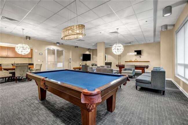 Building Photo - 711 Cosmopolitan Dr NE