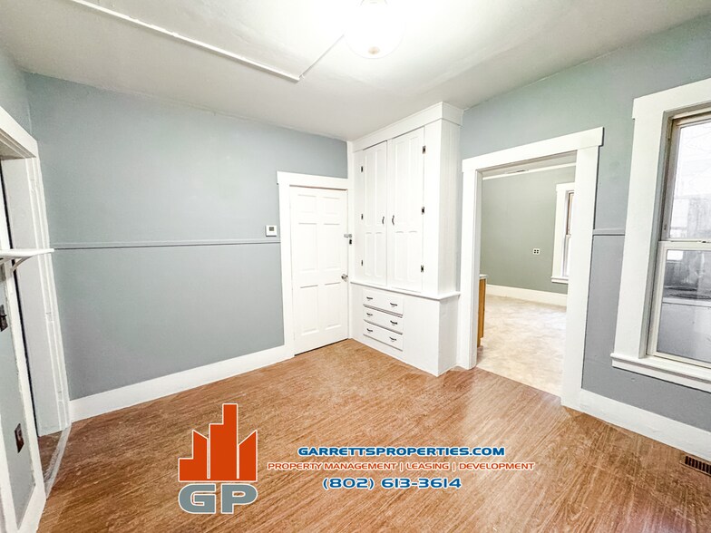 Building Photo - 23 Brook St