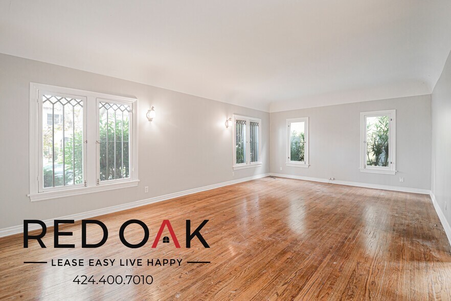 Building Photo - 109 S Sycamore Ave