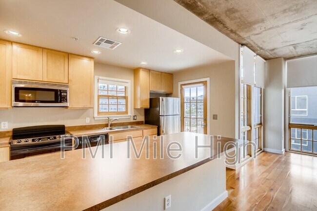 Building Photo - 275 S Harrison St