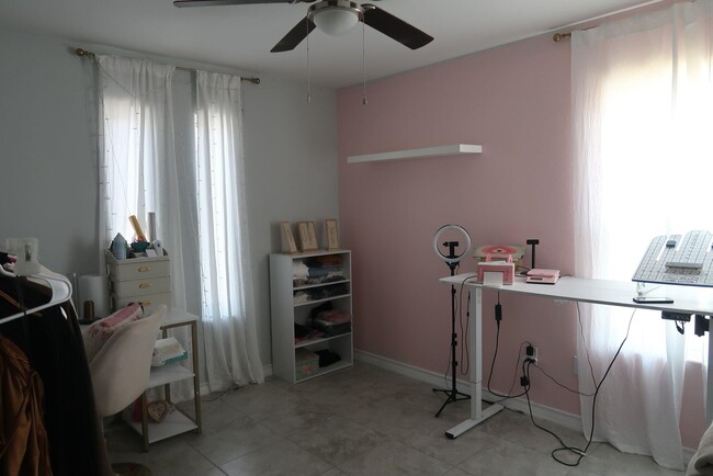Building Photo - 515 Graneros Ave