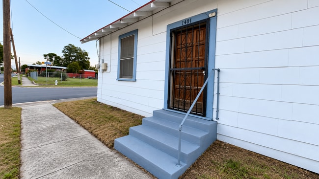 Building Photo - 1401 Monterey St