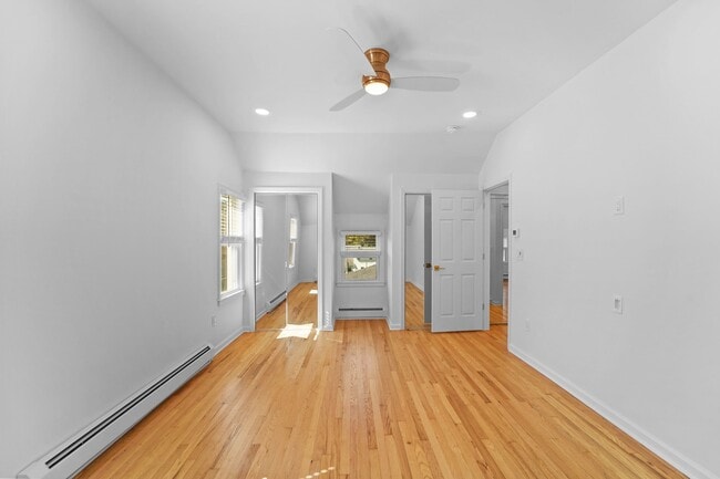 Building Photo - 116 Mary St