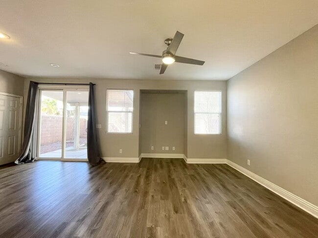 Building Photo - Nice two-story home with 4 bedrooms