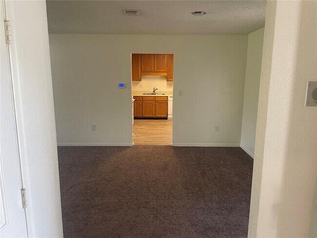 Building Photo - 3210 Clubside Dr