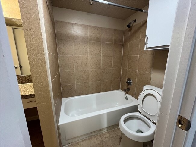 Building Photo - 2750 Holly Hall St