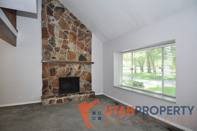 Building Photo - 687 E Countryside Ct