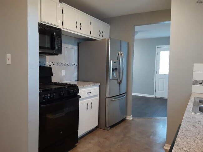 Building Photo - 1214 Glidewell Ave