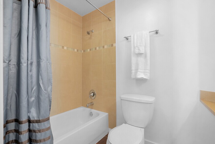 Building Photo - 1131 N 93rd St