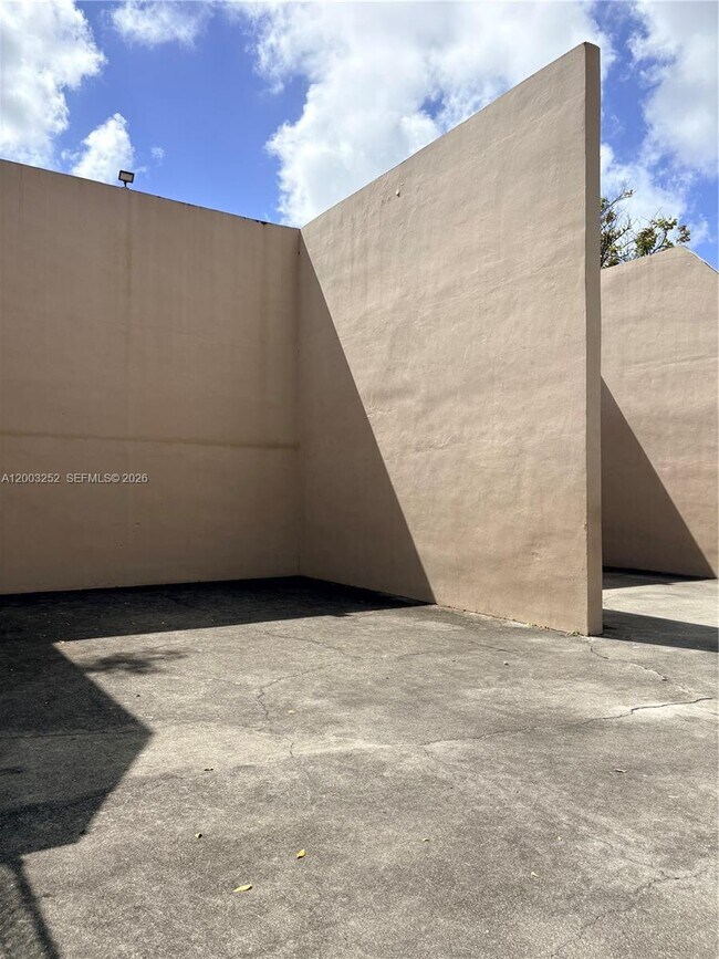 Building Photo - 1701 NW 96th Terrace