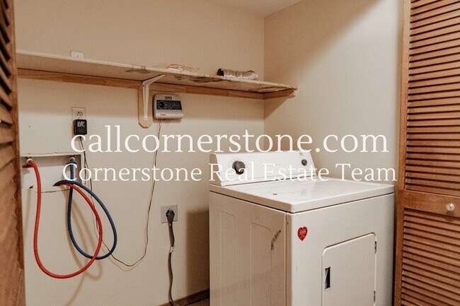 Building Photo - 6385 Shirecliff Dr