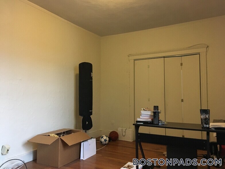 Building Photo - 1800 Commonwealth Ave