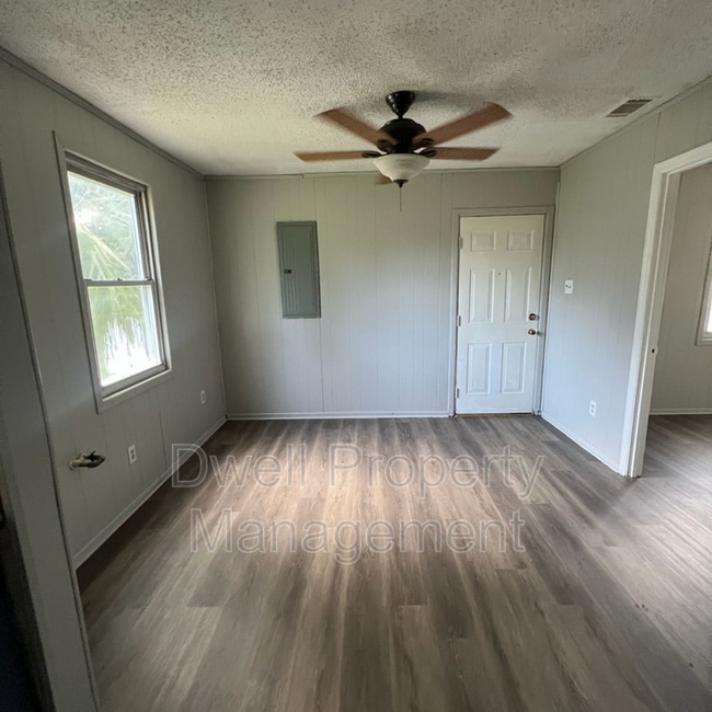 Building Photo - 1916 Dabney Dr