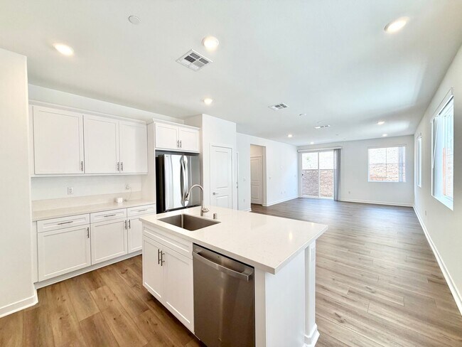 Building Photo - 31404 Lolite Dr