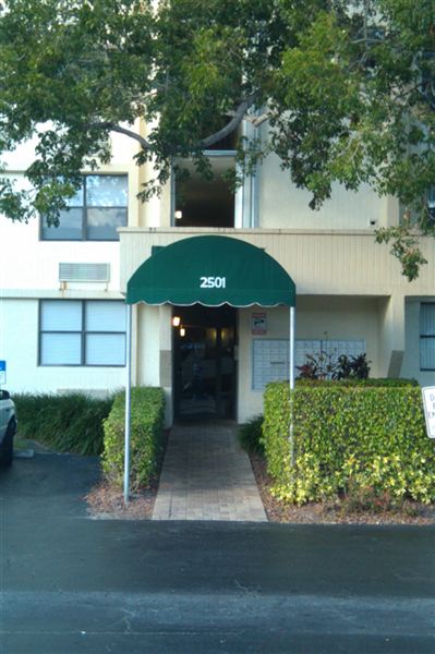 Primary Photo - 2501 Riverside Dr