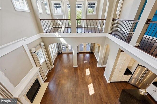 Building Photo - 448 Salk Cir