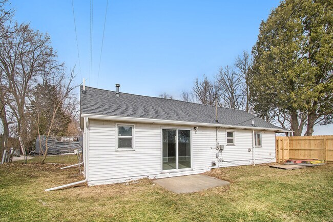 Building Photo - 1542 10th St