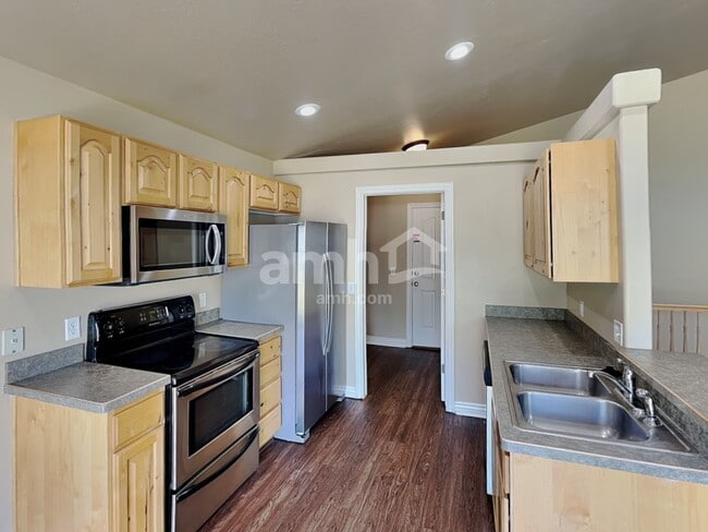 Building Photo - 1449 S 2490 E