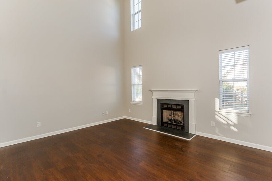 Building Photo - 2619 Rozzelles Landing Dr